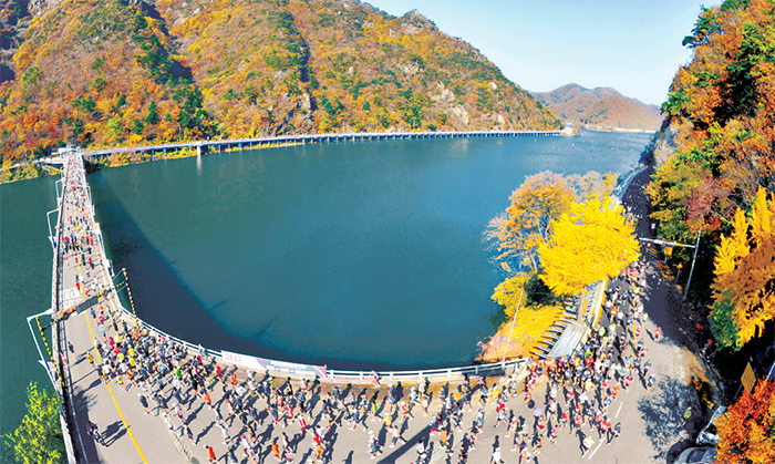 Chuncheon Marathon.
Held in Chuncheon, Gangwon-do every October